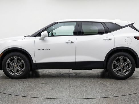 Used 2025 Chevrolet Blazer LT FWD image 5