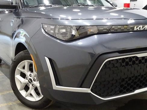 Used 2023 Kia Soul LX w/ Option Group 015 image 40