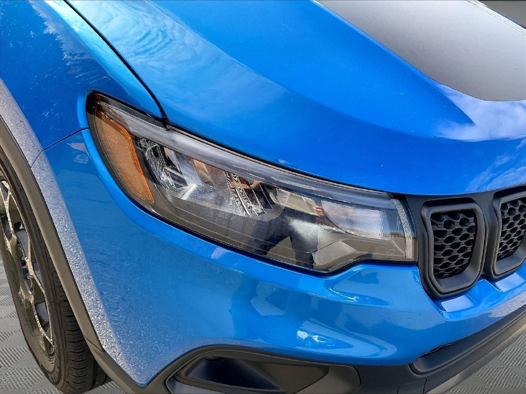 Used 2023 Jeep Compass Trailhawk AWD/4WD image 29