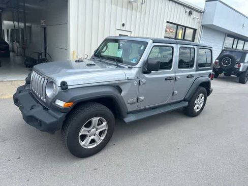 Used 2018 Jeep Wrangler Unlimited Sport S AWD/4WD image 12