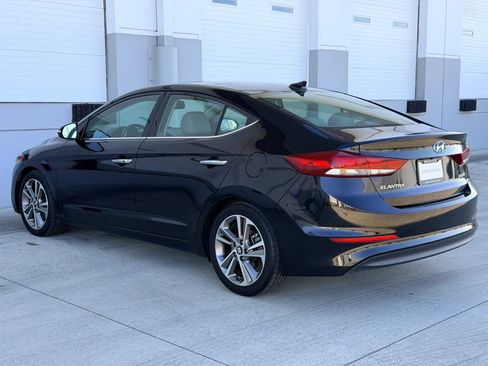 Used 2017 Hyundai Elantra Limited w/ Limited Tech Package 04 FWD image 3
