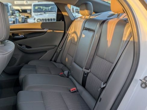Used 2018 Chevrolet Impala LT image 18