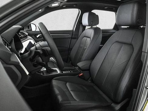 Certified 2025 Audi Q3 2.0T Premium w/ Convenience Package image 17