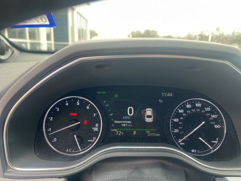 Used 2021 Toyota Avalon Limited image 3