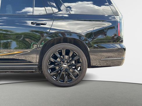 Used 2026 Cadillac Escalade Platinum Sport w/ LPO, ONYX Package AWD/4WD image 15