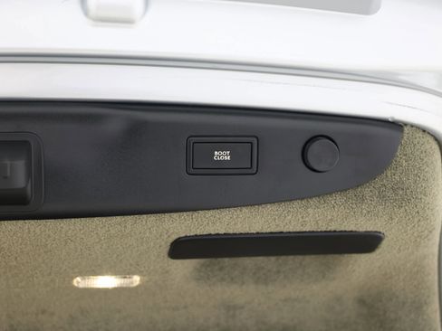 Used 2016 Bentley Flying Spur V8 image 58