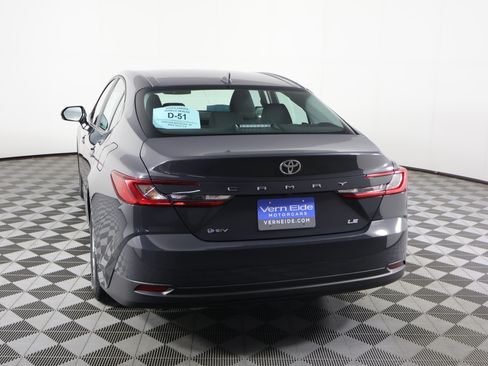 Used 2025 Toyota Camry LE image 7