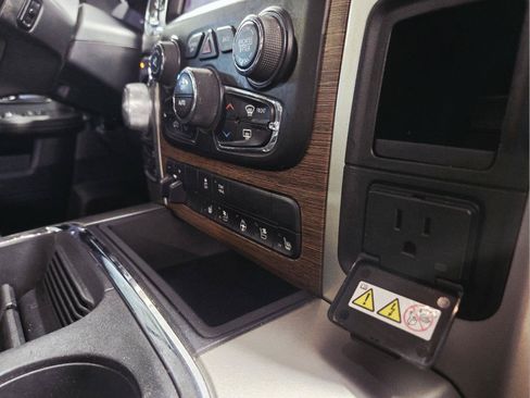 Used 2016 RAM 1500 Laramie w/ Convenience Group AWD/4WD image 58