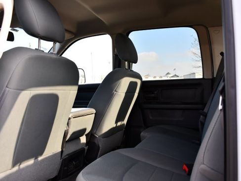 Used 2018 RAM 2500 Tradesman w/ Chrome Appearance Group image 11