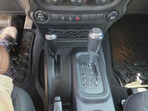 Used 2015 Jeep Wrangler Sport w/ Quick Order Package 24S AWD/4WD image 11