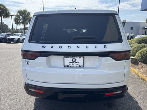 Used 2025 Jeep Wagoneer Series II w/ Premium Group I AWD/4WD image 3