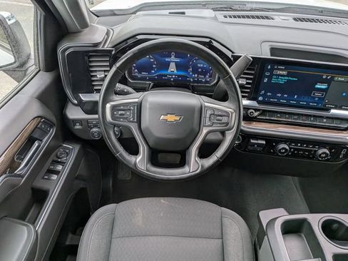 Used 2025 Chevrolet Silverado 1500 LT image 16