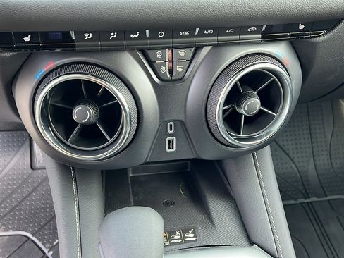 New 2025 Chevrolet Blazer LT w/ Convenience Package image 21