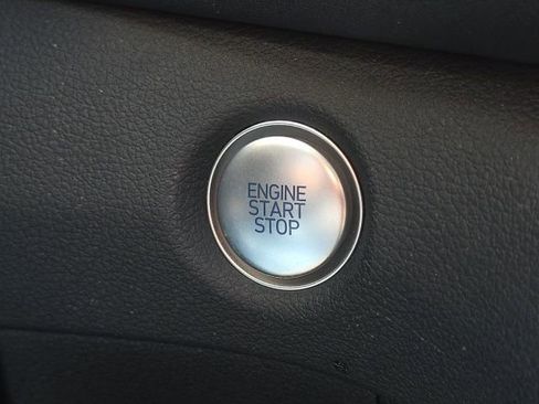 Used 2023 Hyundai Santa Fe SEL image 12