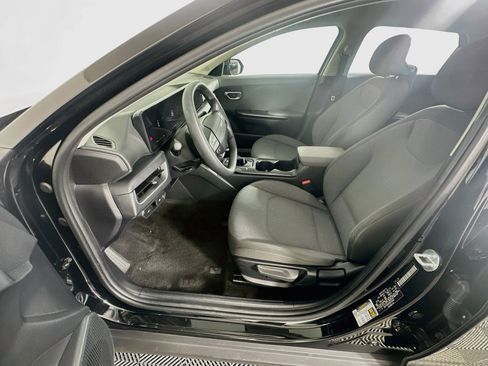 Used 2025 Kia K4 FWD image 13
