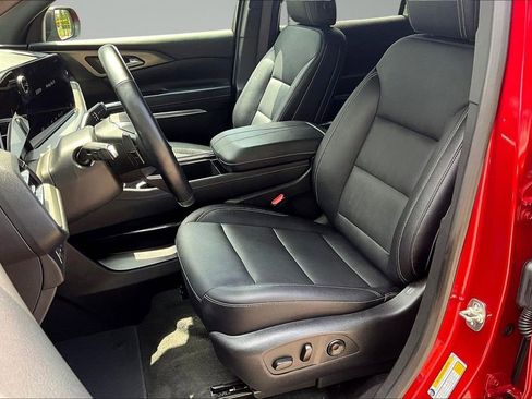 Used 2025 Chevrolet Traverse LT FWD image 20