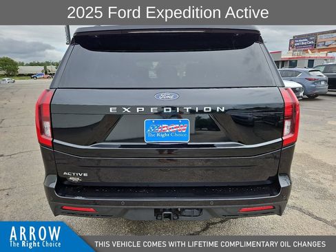 Used 2025 Ford Expedition Active AWD/4WD image 11