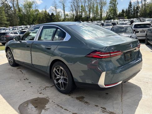 New 2026 BMW 530i xDrive w/ Premium Package AWD/4WD image 4