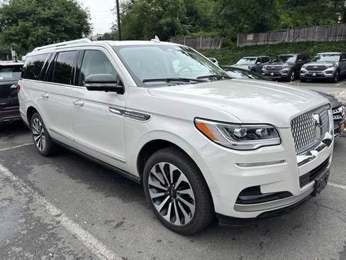 Certified 2024 Lincoln Navigator L Reserve AWD/4WD image 1