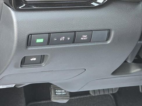 New 2025 Nissan Sentra SV image 7