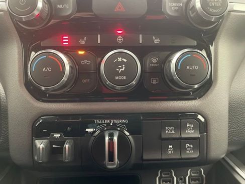 Used 2021 RAM 1500 Big Horn image 4