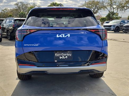 New 2026 Kia Sportage SX image 7