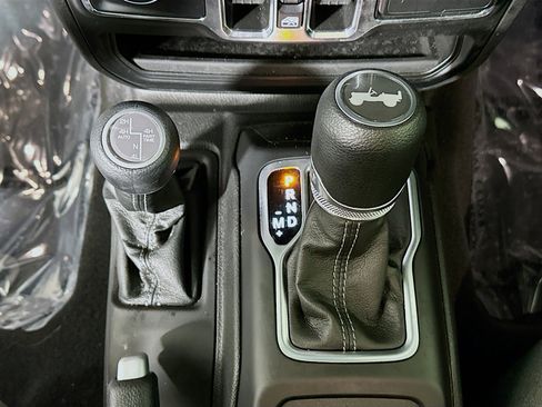 Used 2025 Jeep Wrangler Sahara w/ Safety Group image 20