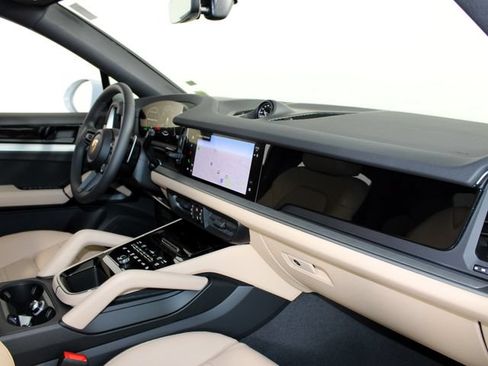 New 2026 Porsche Cayenne E-Hybrid Coupe AWD/4WD image 29