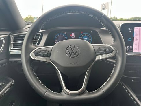 Used 2024 Volkswagen Atlas Cross Sport SE AWD/4WD image 19