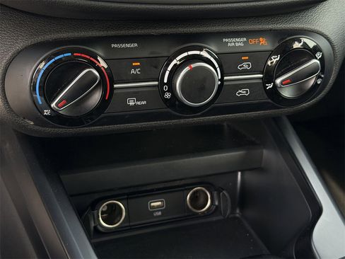 Used 2024 Kia Soul LX w/ Option Group 015 image 19