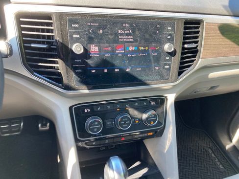 Used 2019 Volkswagen Atlas SEL R-Line AWD/4WD image 11