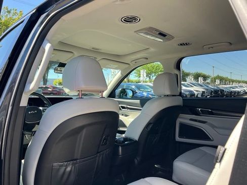 Certified 2024 Kia Telluride S w/ S Sunroof Package AWD/4WD image 11