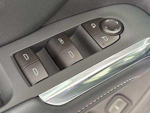 New 2026 Chevrolet Traverse LT FWD image 23