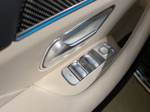 Used 2024 Mercedes-Benz GLS 63 AMG 4MATIC image 19