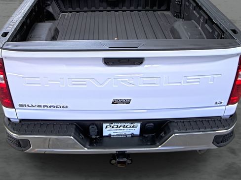 Used 2024 Chevrolet Silverado 2500 LT AWD/4WD image 15