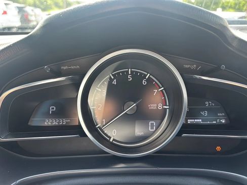 Used 2017 MAZDA MAZDA3 Grand Touring FWD image 2