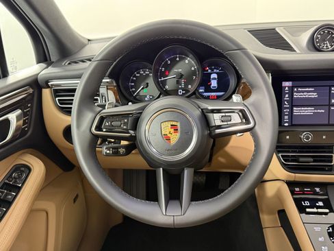 New 2026 Porsche Macan image 18