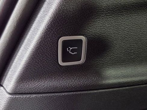 New 2026 Chrysler Pacifica Select image 12