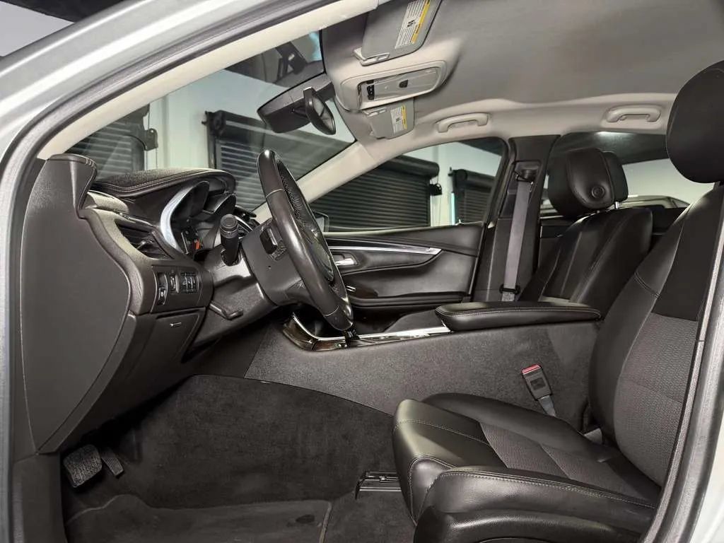 Used 2014 Chevrolet Impala LT w/ Convenience Package FWD image 25