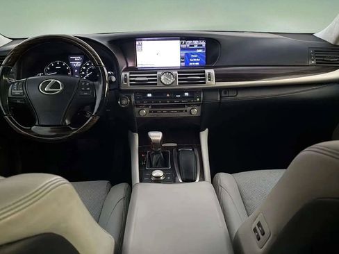 Used 2013 Lexus LS 460 L image 34
