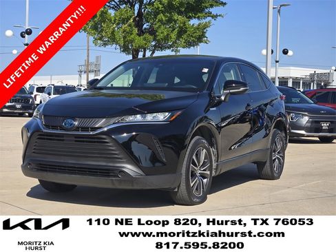 Used 2021 Toyota Venza LE image 2