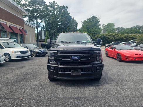 Used 2017 Ford F250 Lariat w/ Lariat Value Package AWD/4WD image 2