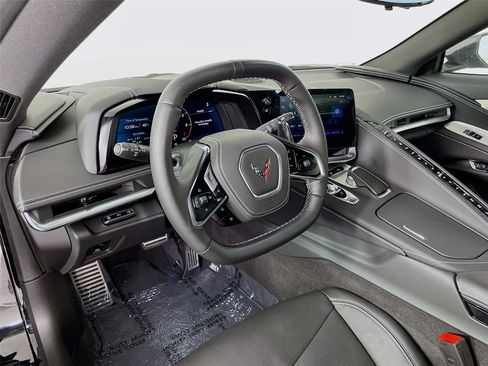 Used 2025 Chevrolet Corvette 2LT image 12