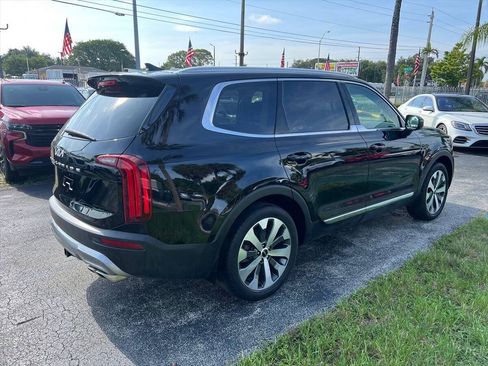 Used 2022 Kia Telluride EX w/ EX Premium Package FWD image 5