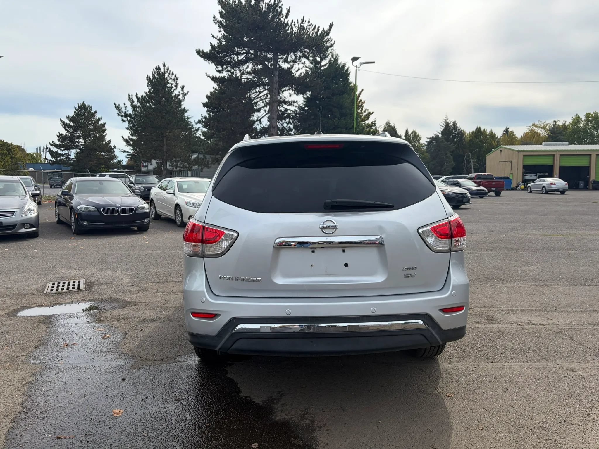 Used 2013 Nissan Pathfinder SV AWD/4WD image 4