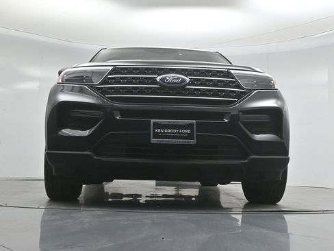 Certified 2022 Ford Explorer XLT image 49