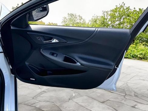 Used 2018 Chevrolet Malibu LT w/ Leather Package FWD image 22