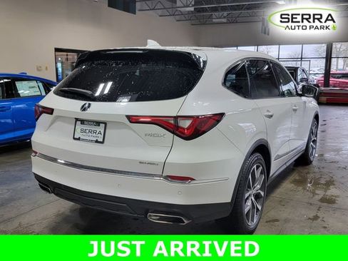 Certified 2023 Acura MDX SH-AWD w/ Technology Package image 5