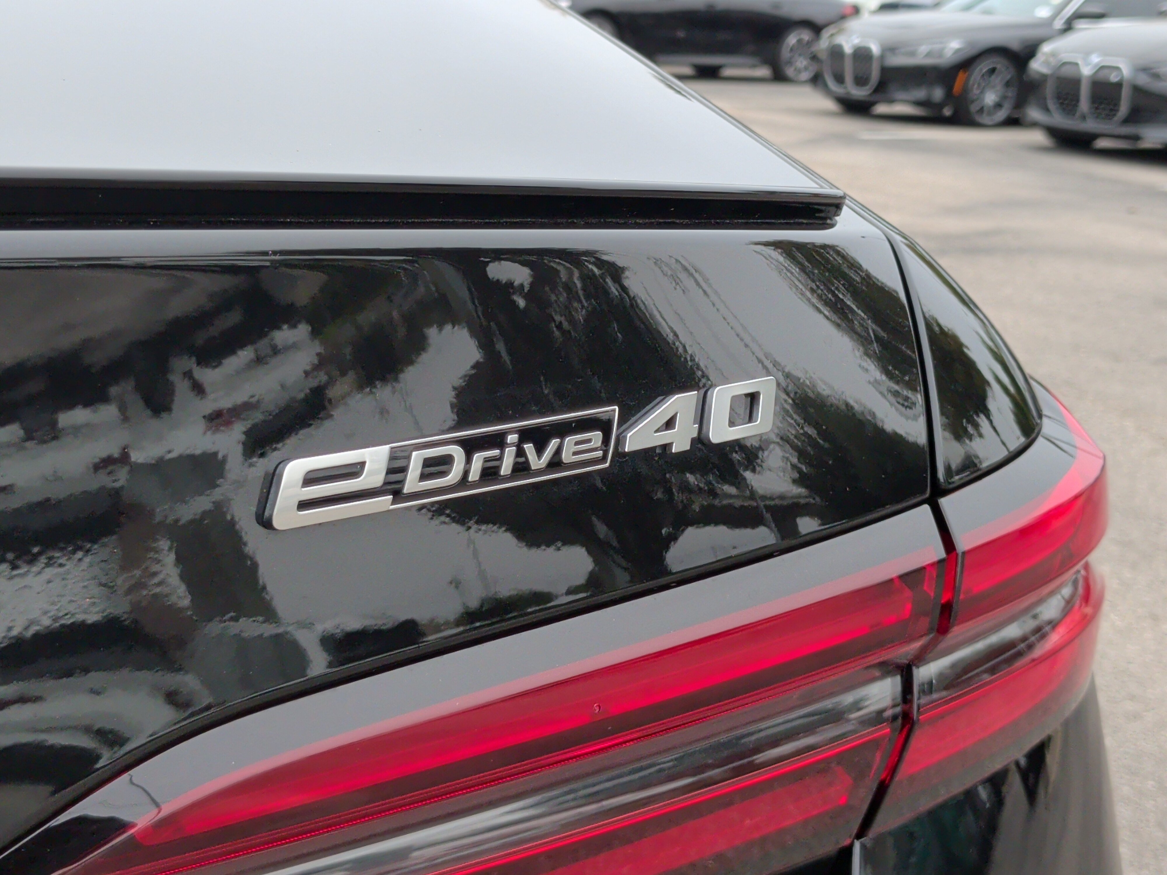 Certified 2026 BMW i5 eDrive40 w/ M Sport Package RWD image 11