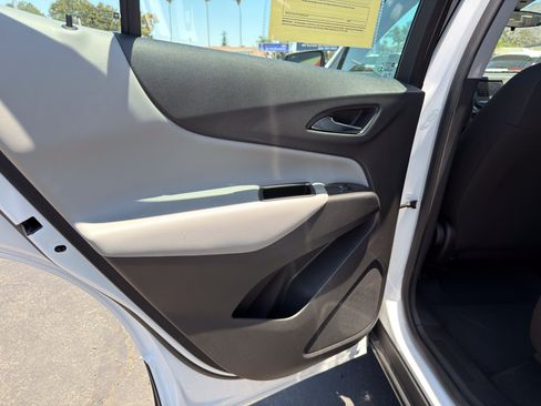 Used 2023 Chevrolet Equinox LS w/ LPO, Cargo Package FWD image 18